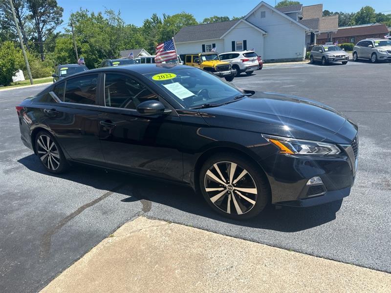 Nissan Altima  2022