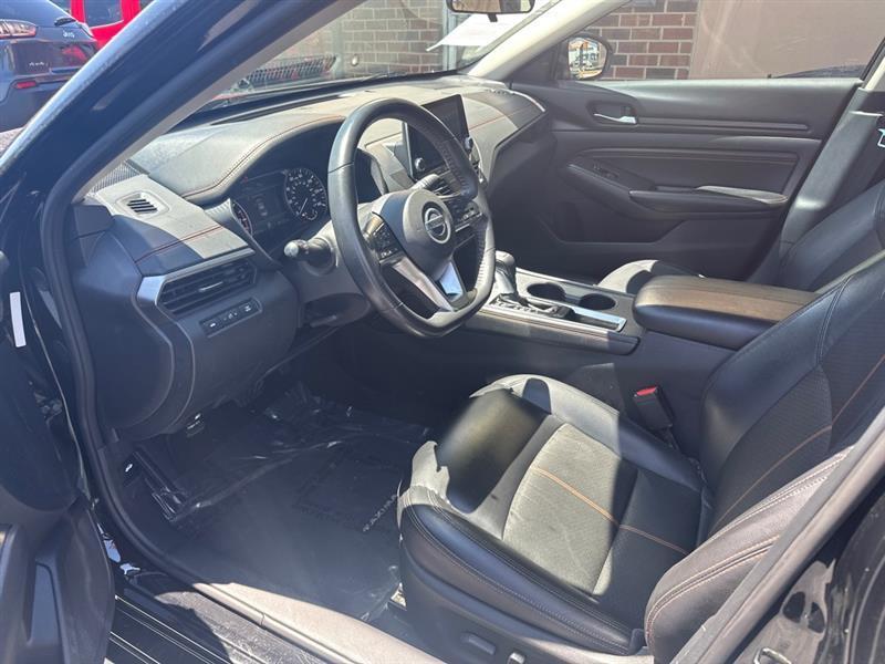 Nissan Altima  2022