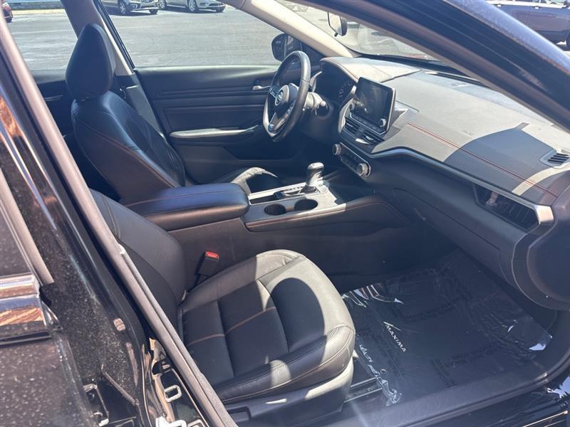 Nissan Altima  2022