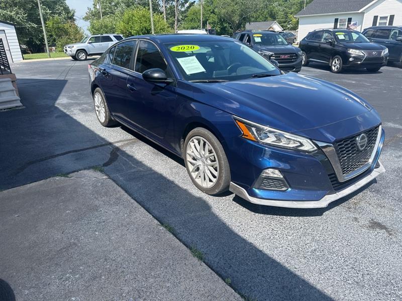 Nissan Altima  2020