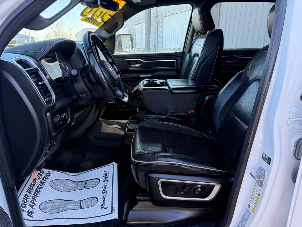 RAM 1500 Laramie Crew Cab SWB 4WD 2023