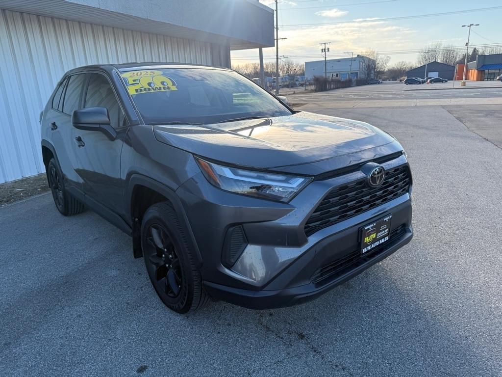 Toyota RAV4 LE 2025