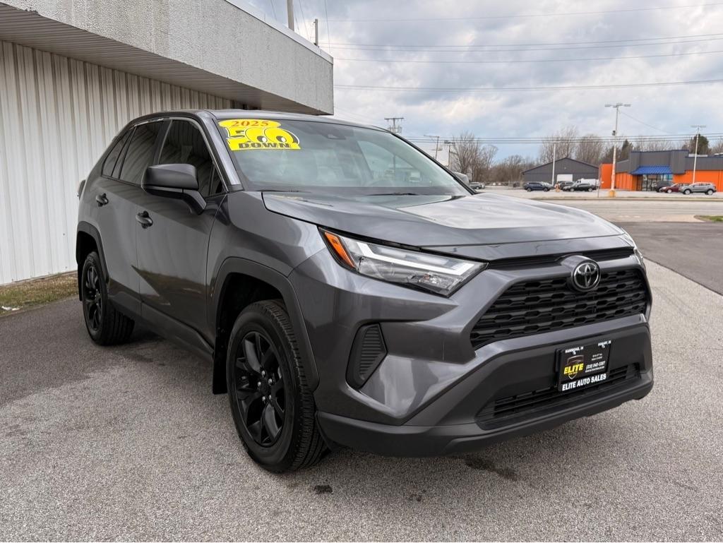 Toyota RAV4 LE 2025