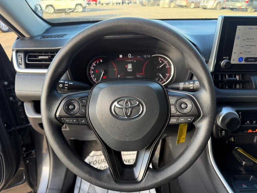 Toyota RAV4 LE 2025