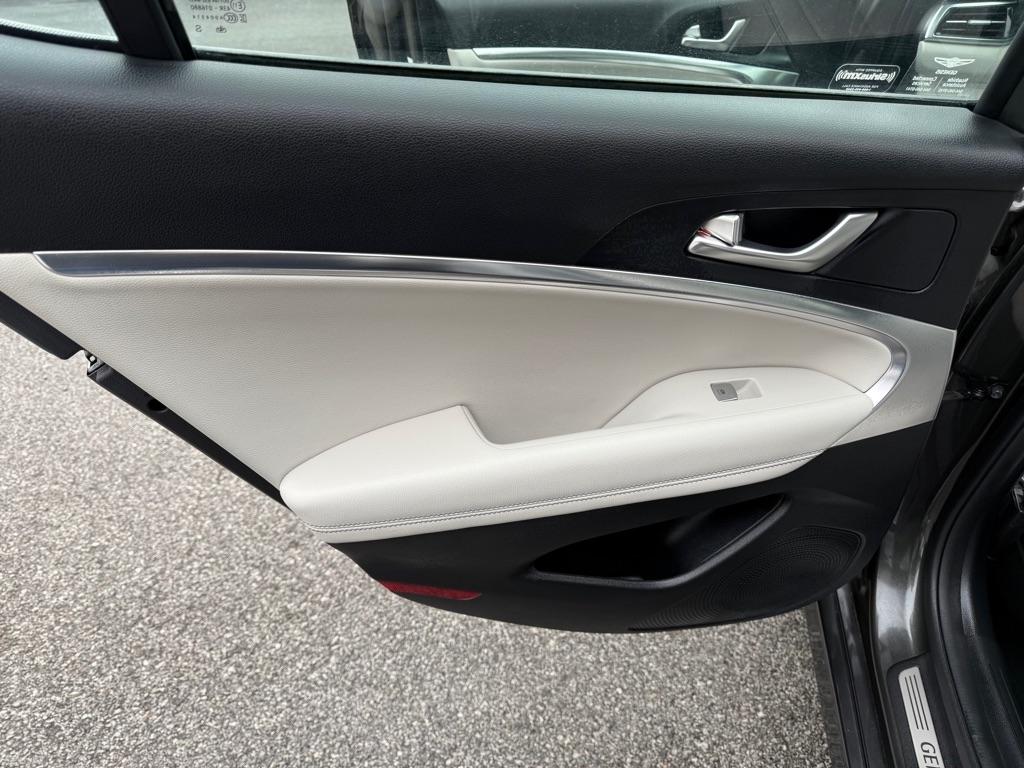 Genesis G70 2.5T 2025