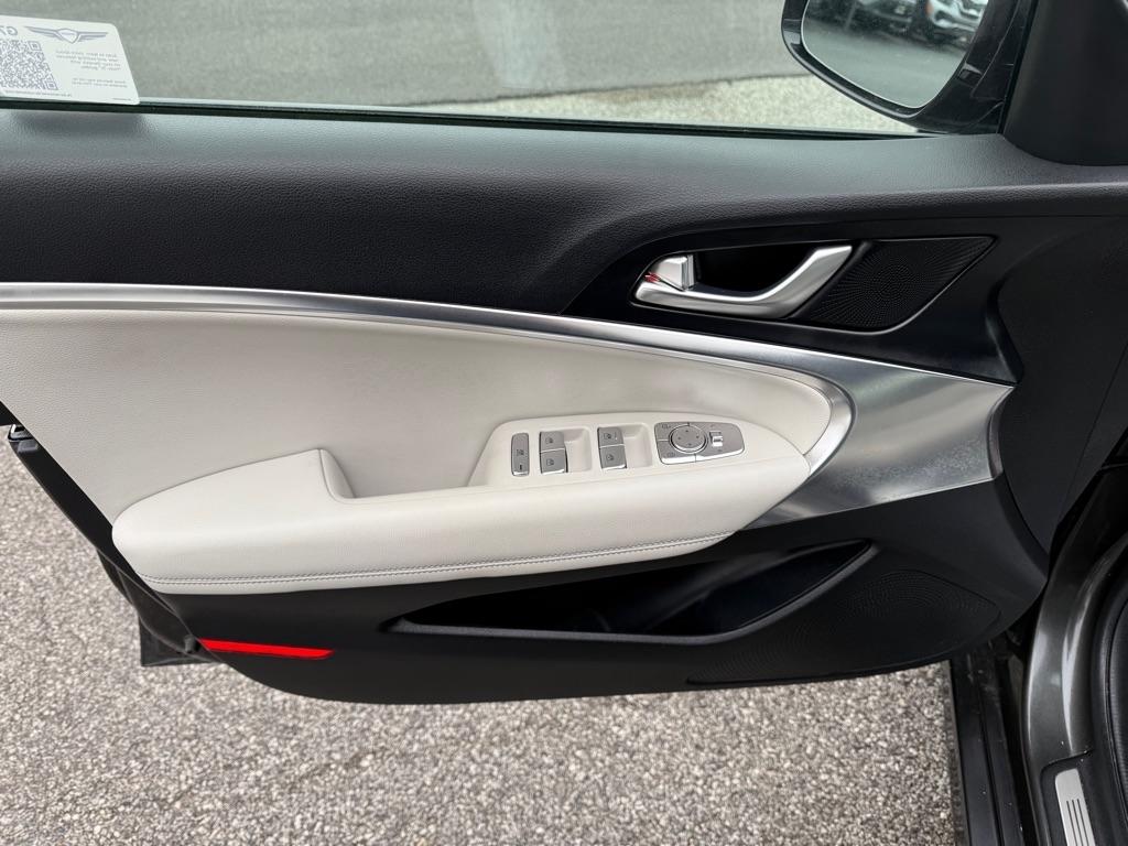 Genesis G70 2.5T 2025