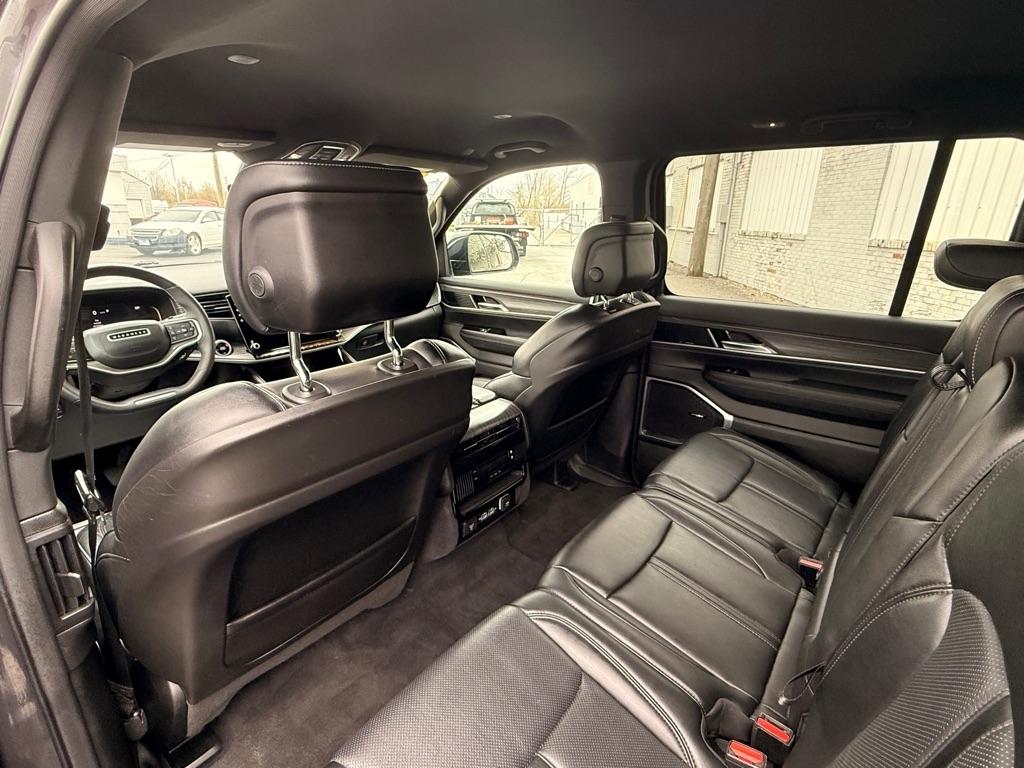 Jeep Wagoneer Series II 4WD 2024