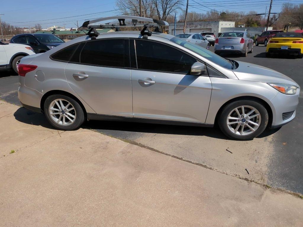 Ford Focus SE Sedan 2016