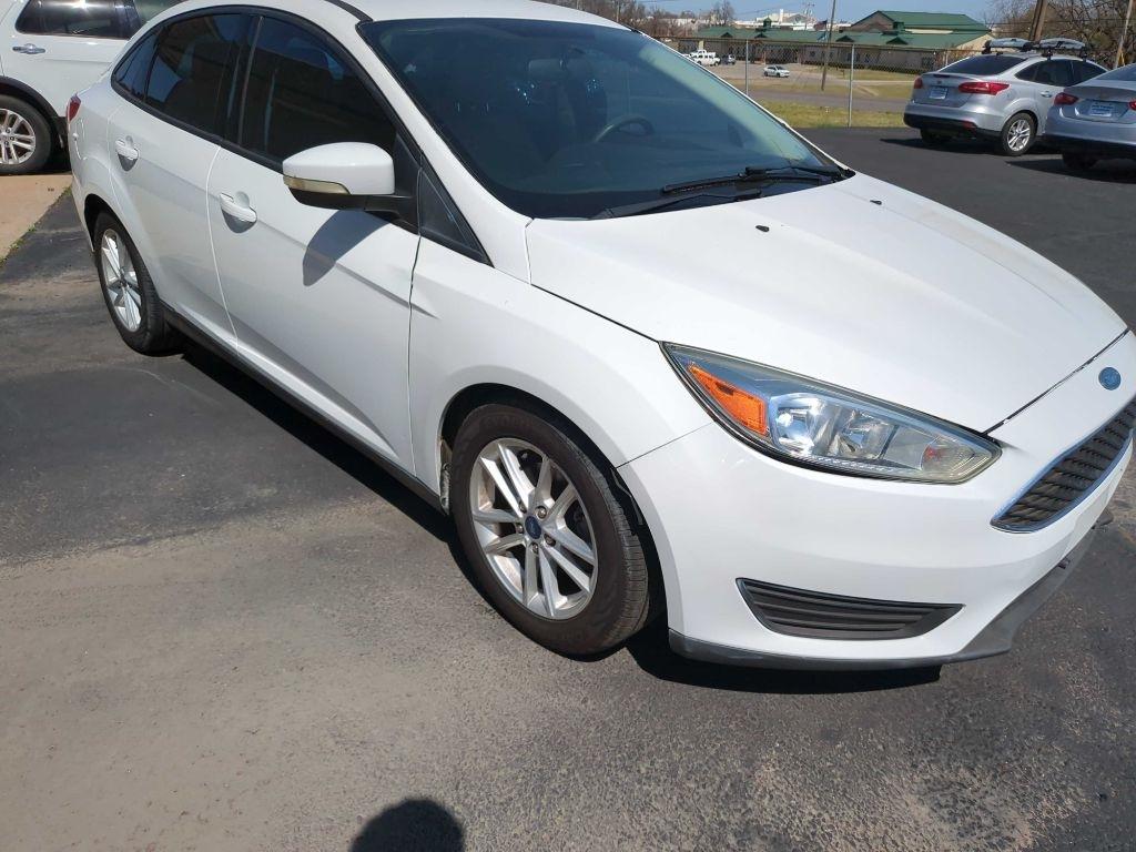 Ford Focus SE Sedan 2016