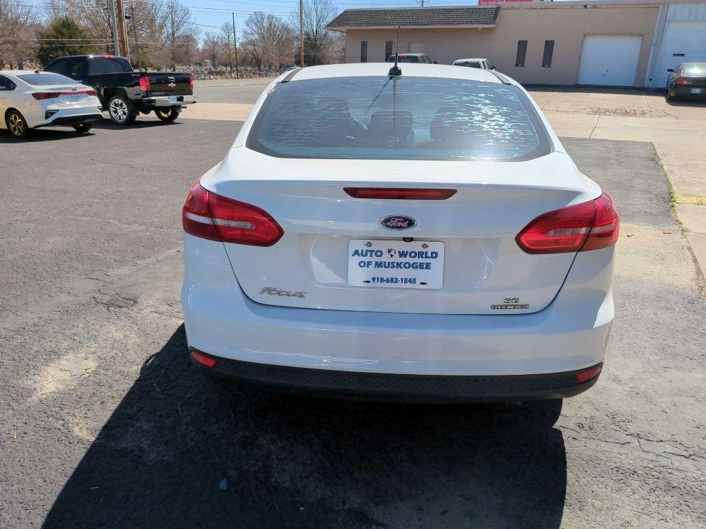 Ford Focus SE Sedan 2016