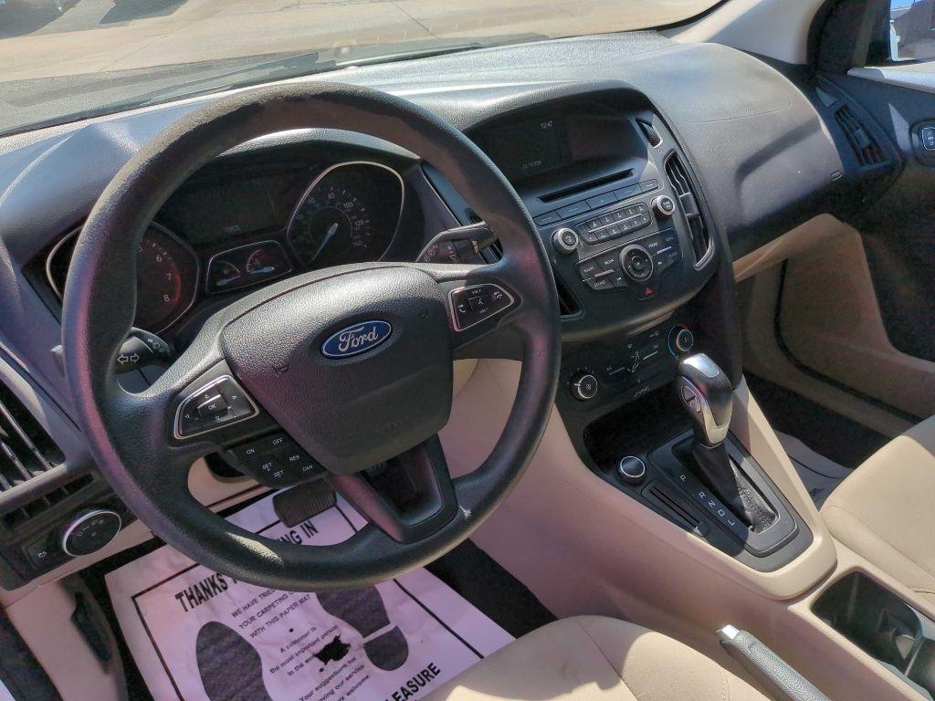 Ford Focus SE Sedan 2016
