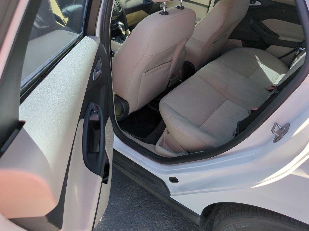 Ford Focus SE Sedan 2016