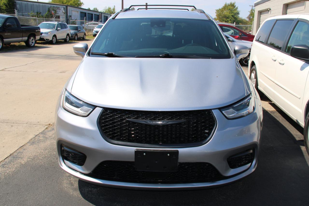 Chrysler Pacifica Touring Plus 2021