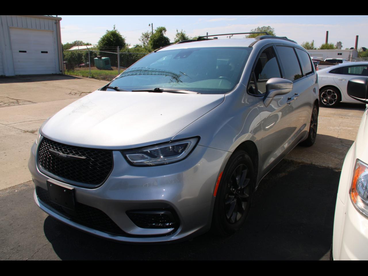 Chrysler Pacifica Touring Plus 2021
