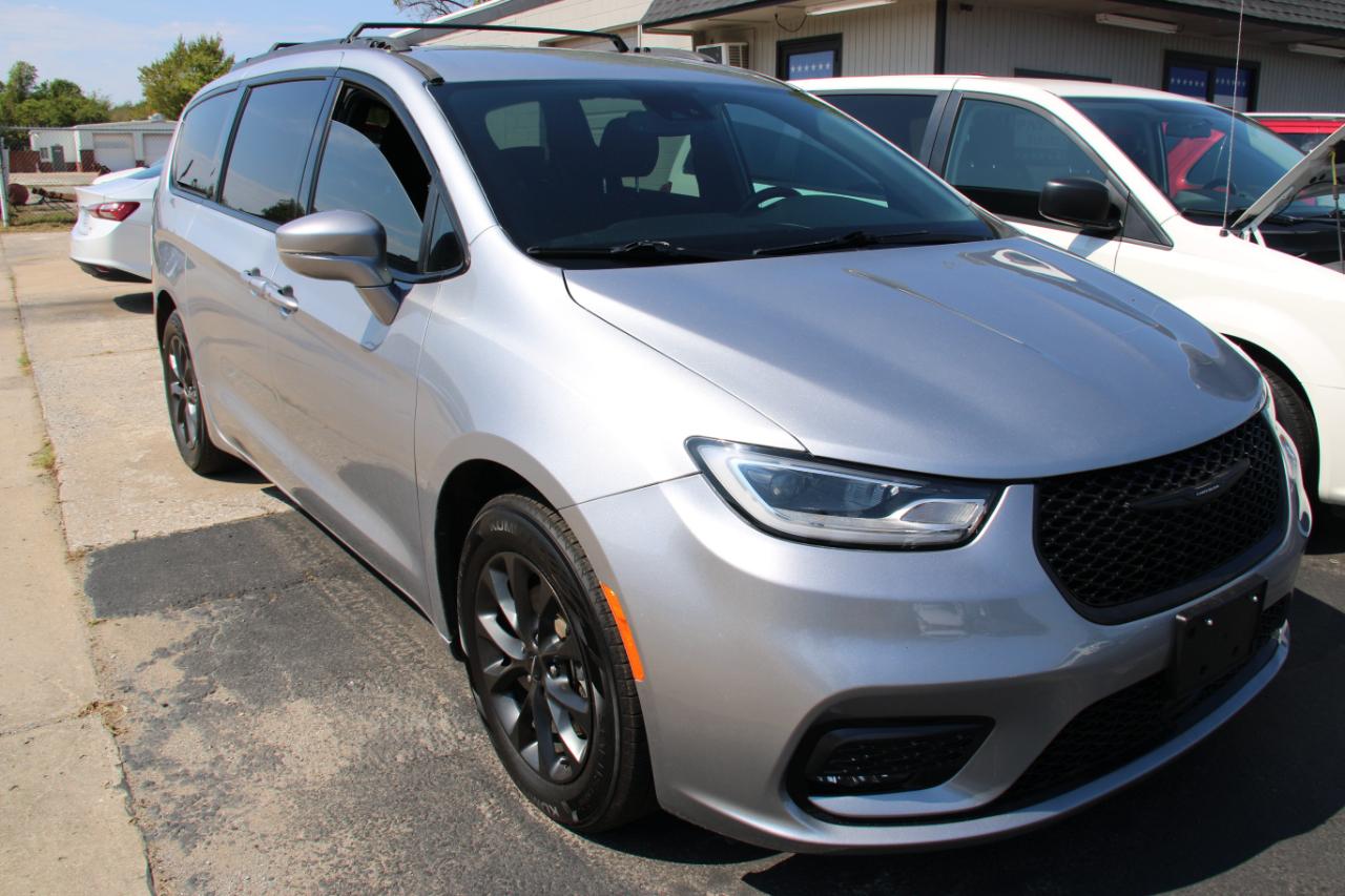 Chrysler Pacifica Touring Plus 2021