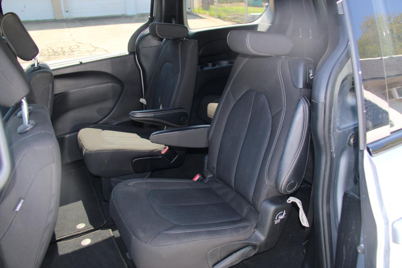 Chrysler Pacifica Touring Plus 2021