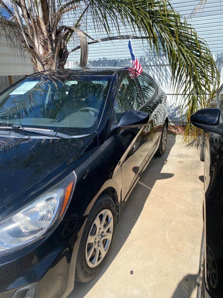 Hyundai Accent GLS 4-Door 2012