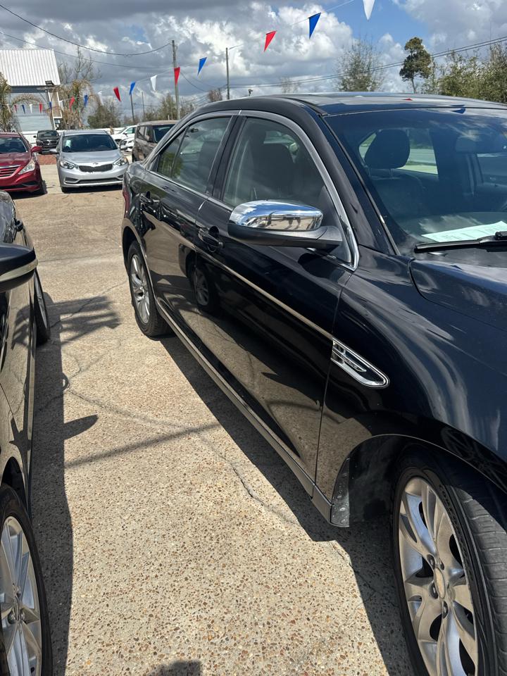 Ford Taurus Limited FWD 2014