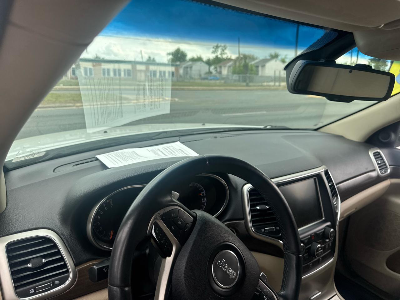 Jeep Grand Cherokee Laredo 2WD 2014