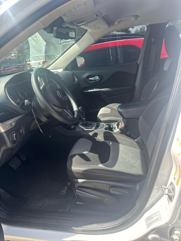 Jeep Cherokee Sport 4WD 2015