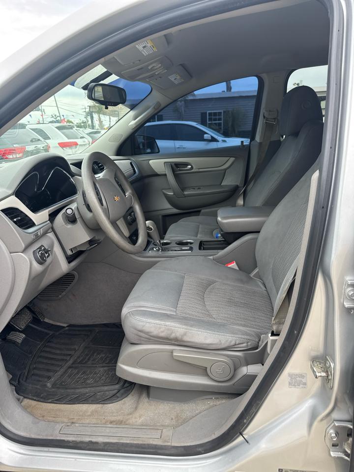 Chevrolet Traverse LS FWD w/PDC 2016