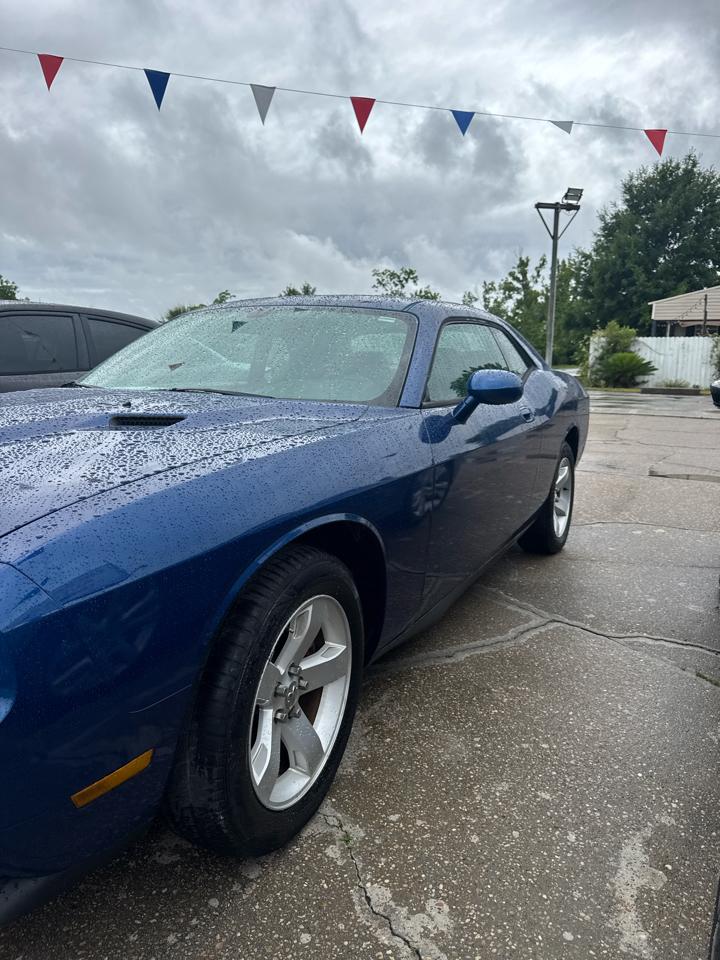 Dodge Challenger SE 2010