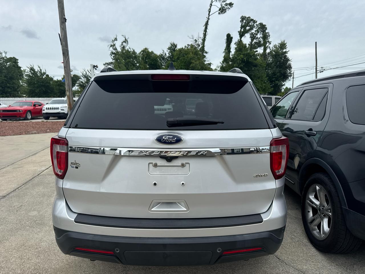 Ford Explorer Base 4WD 2018