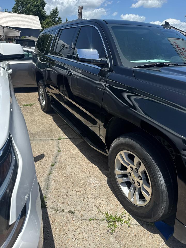Chevrolet Suburban LT 1500 2WD 2015