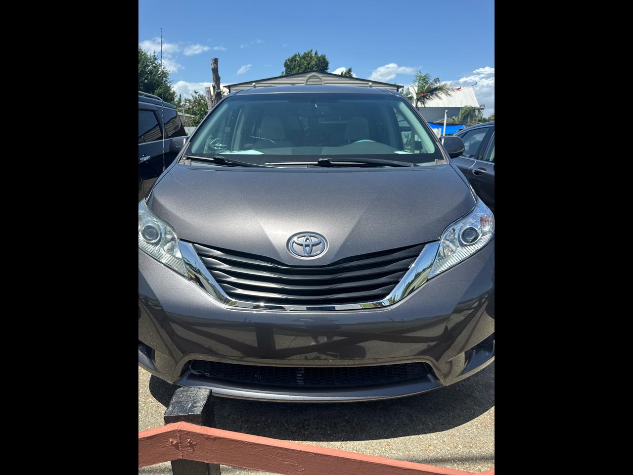 2011 Toyota Sienna 