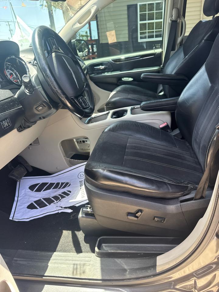 Chrysler Town & Country Touring-L 2014
