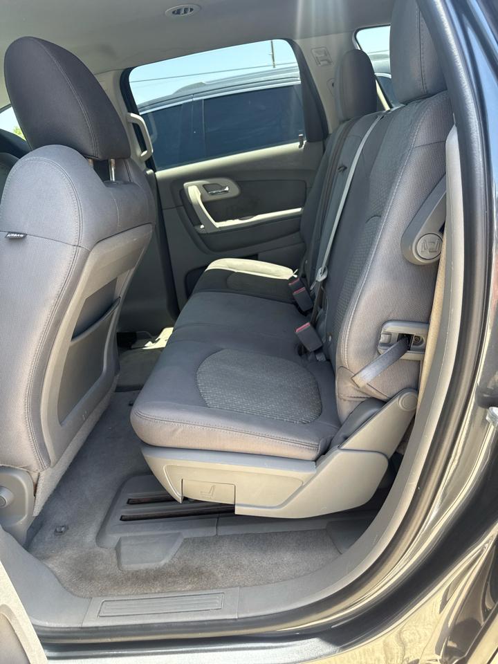 Chevrolet Traverse LS FWD w/PDC 2012