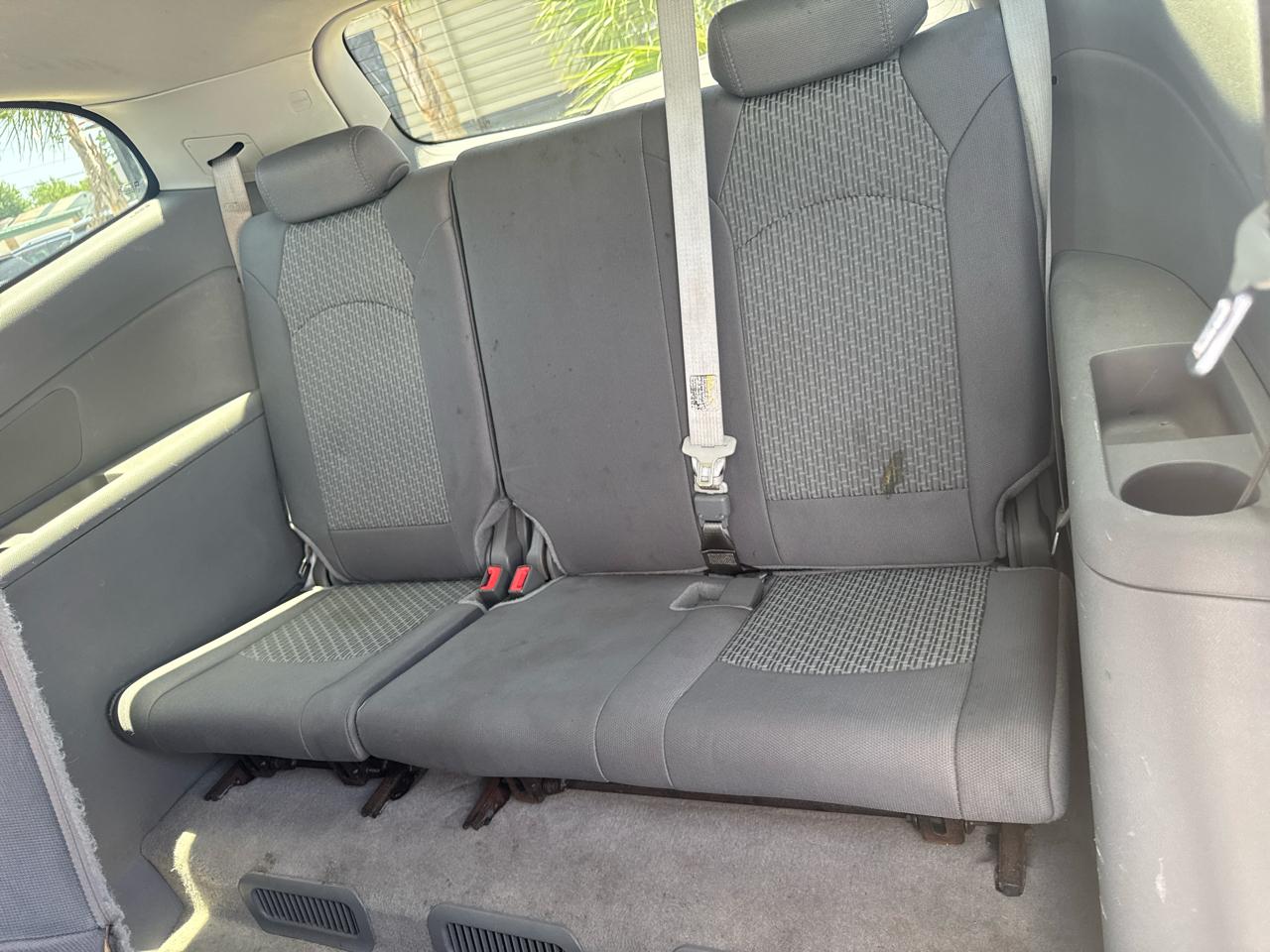 Chevrolet Traverse LS FWD w/PDC 2012