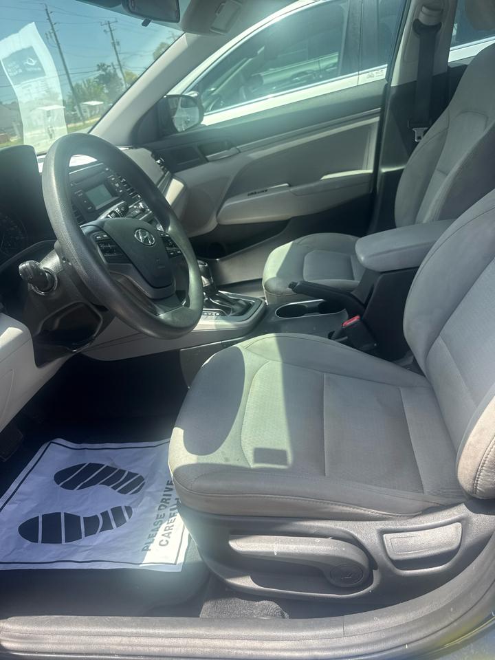 Hyundai Elantra  2017