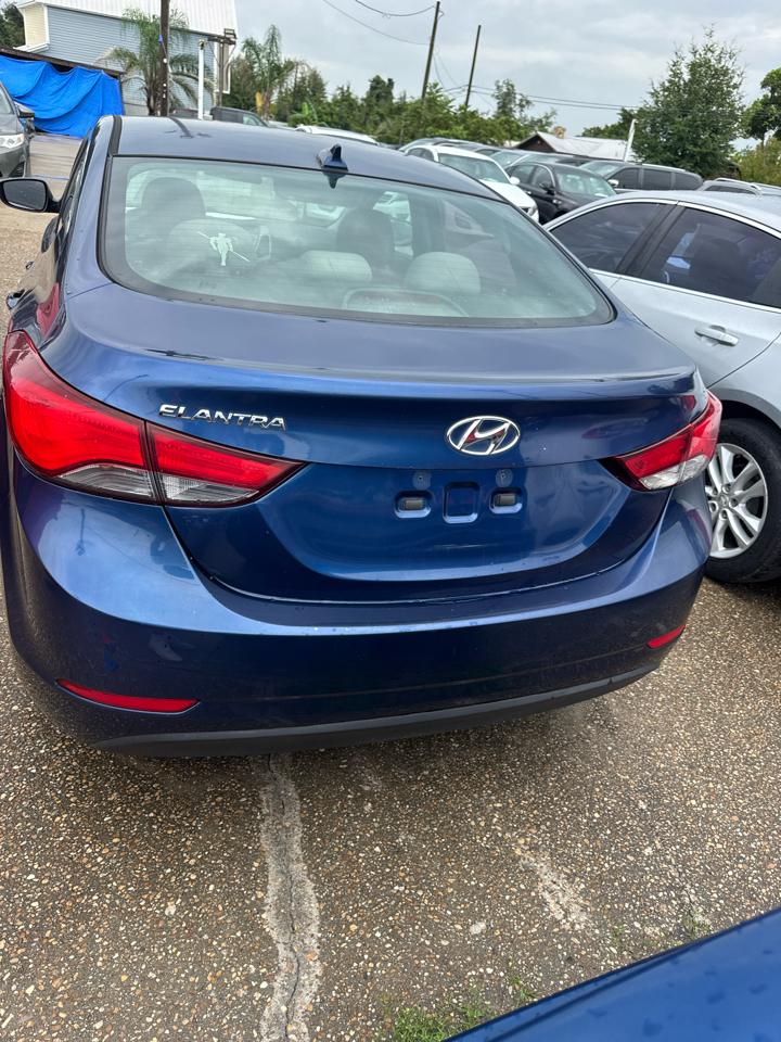 Hyundai Elantra SE 6AT 2016