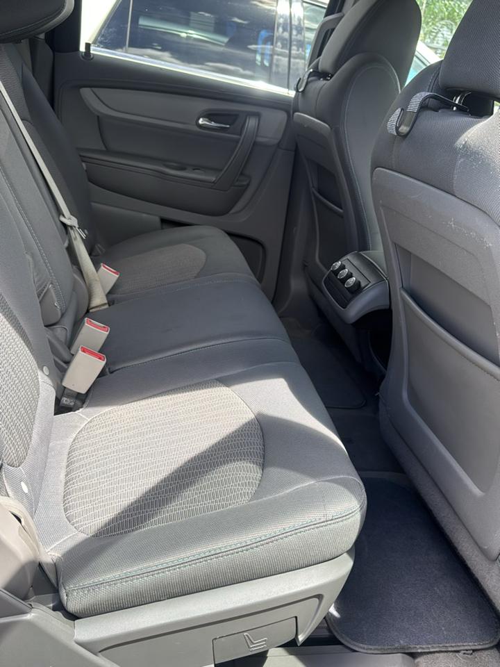 Chevrolet Traverse LS FWD w/PDC 2017