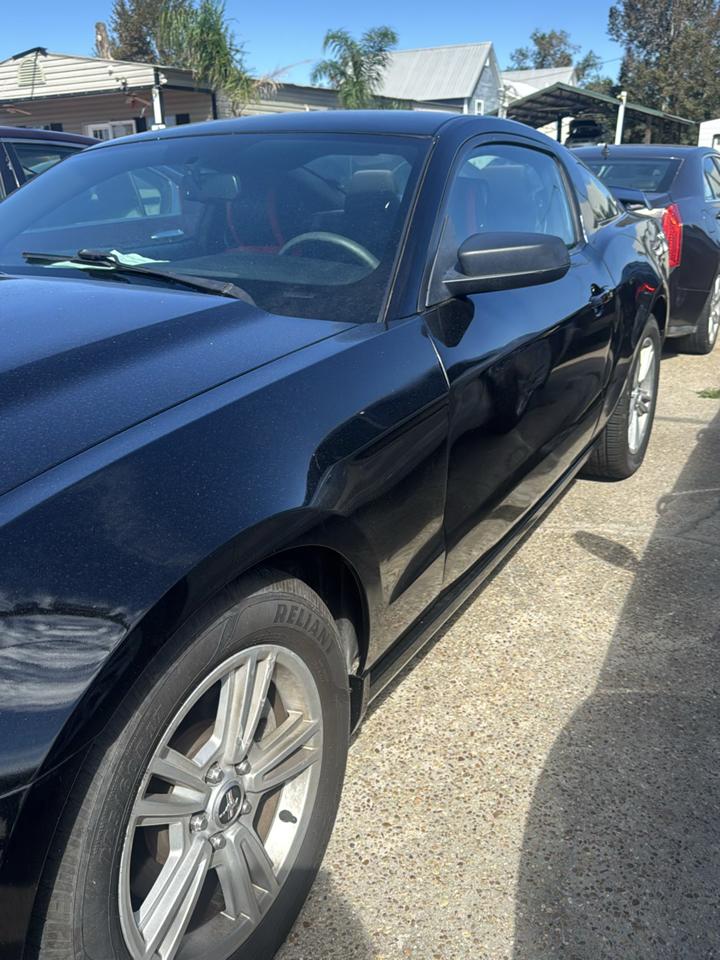 Ford Mustang V6 Coupe 2013