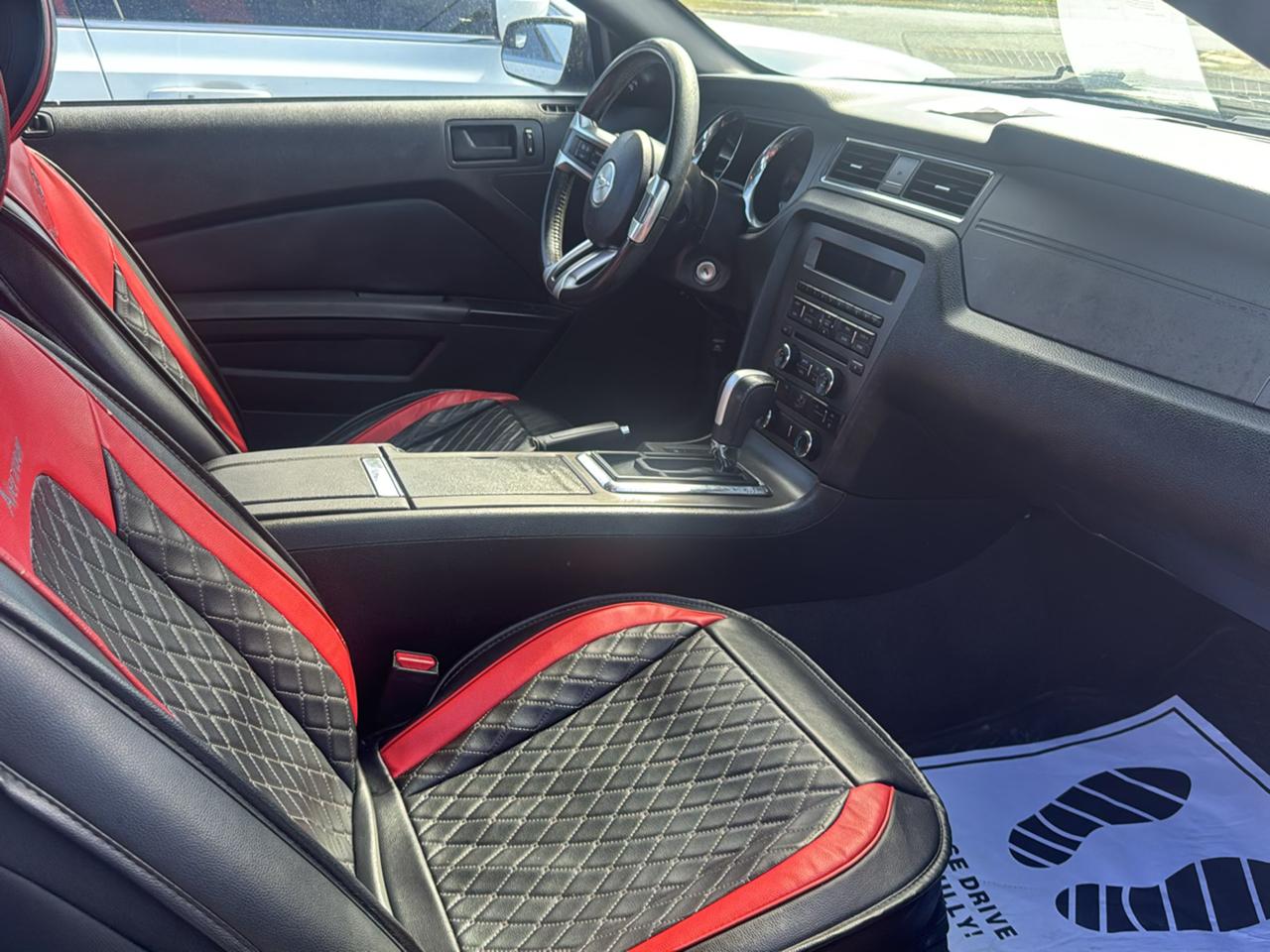 Ford Mustang V6 Coupe 2013