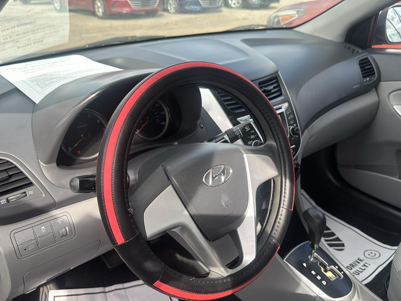 Hyundai Accent GLS 4-Door 2012