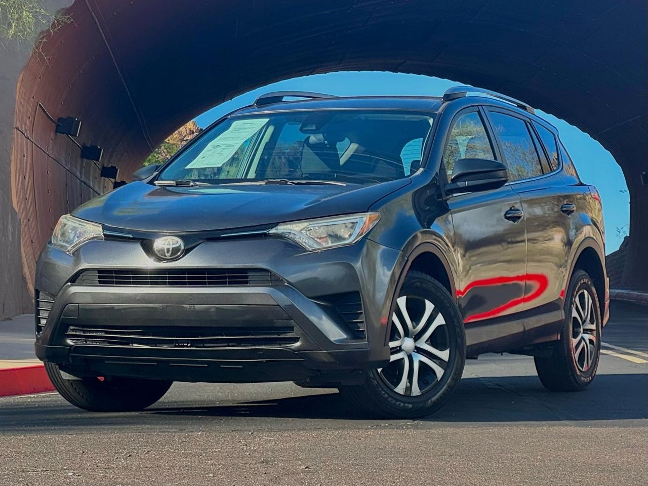 Toyota RAV4 LE FWD (Natl) 2018