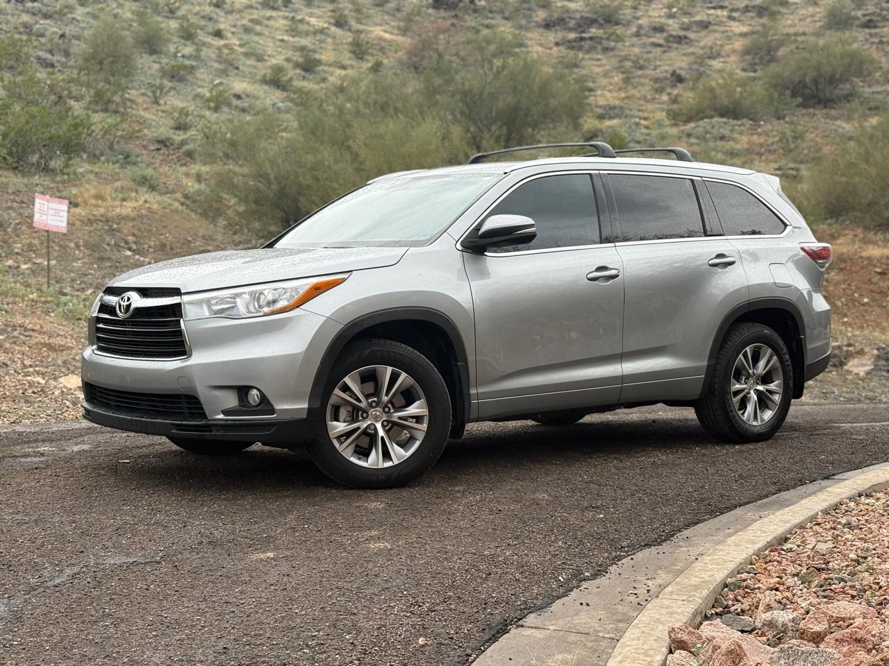 Toyota Highlander AWD 4dr V6 XLE (Natl) 2015