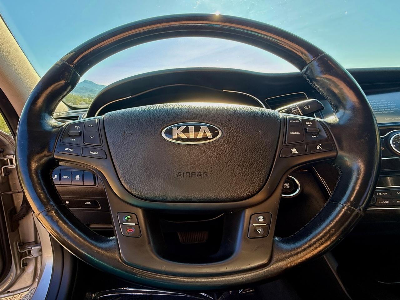 Kia Cadenza 4dr Sdn Premium 2014