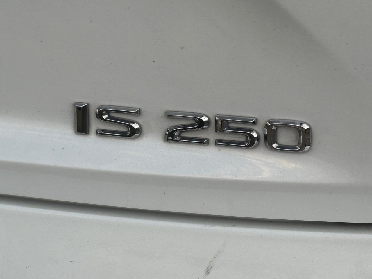 Lexus IS 250 4dr Sport Sdn Auto RWD 2014