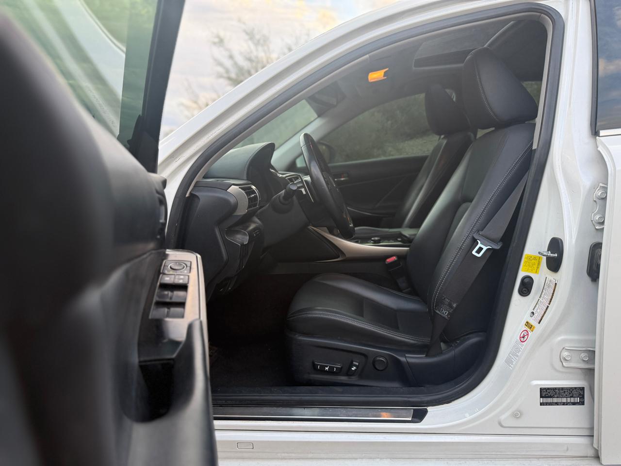 Lexus IS 250 4dr Sport Sdn Auto RWD 2014