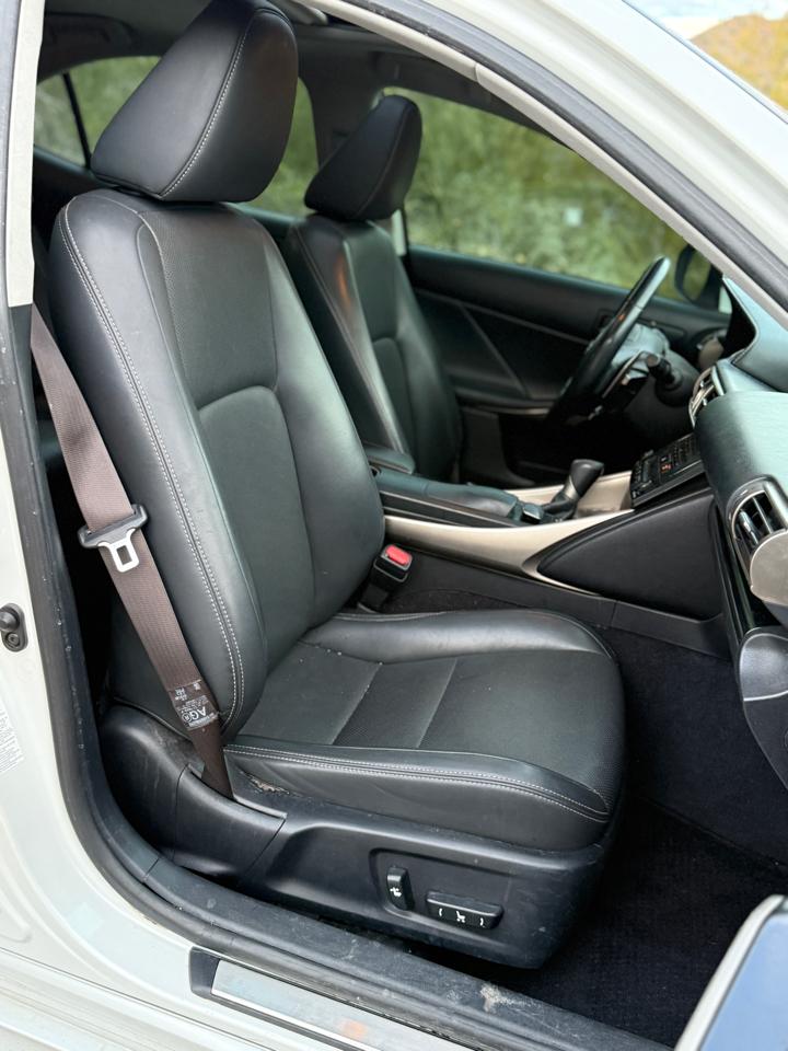 Lexus IS 250 4dr Sport Sdn Auto RWD 2014