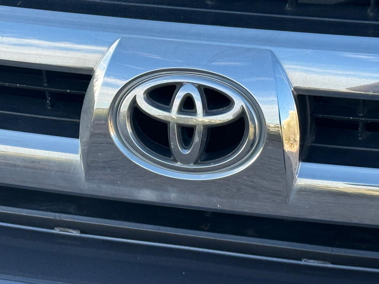 Toyota 4Runner 4dr SR5 V8 Auto (Natl) 2005