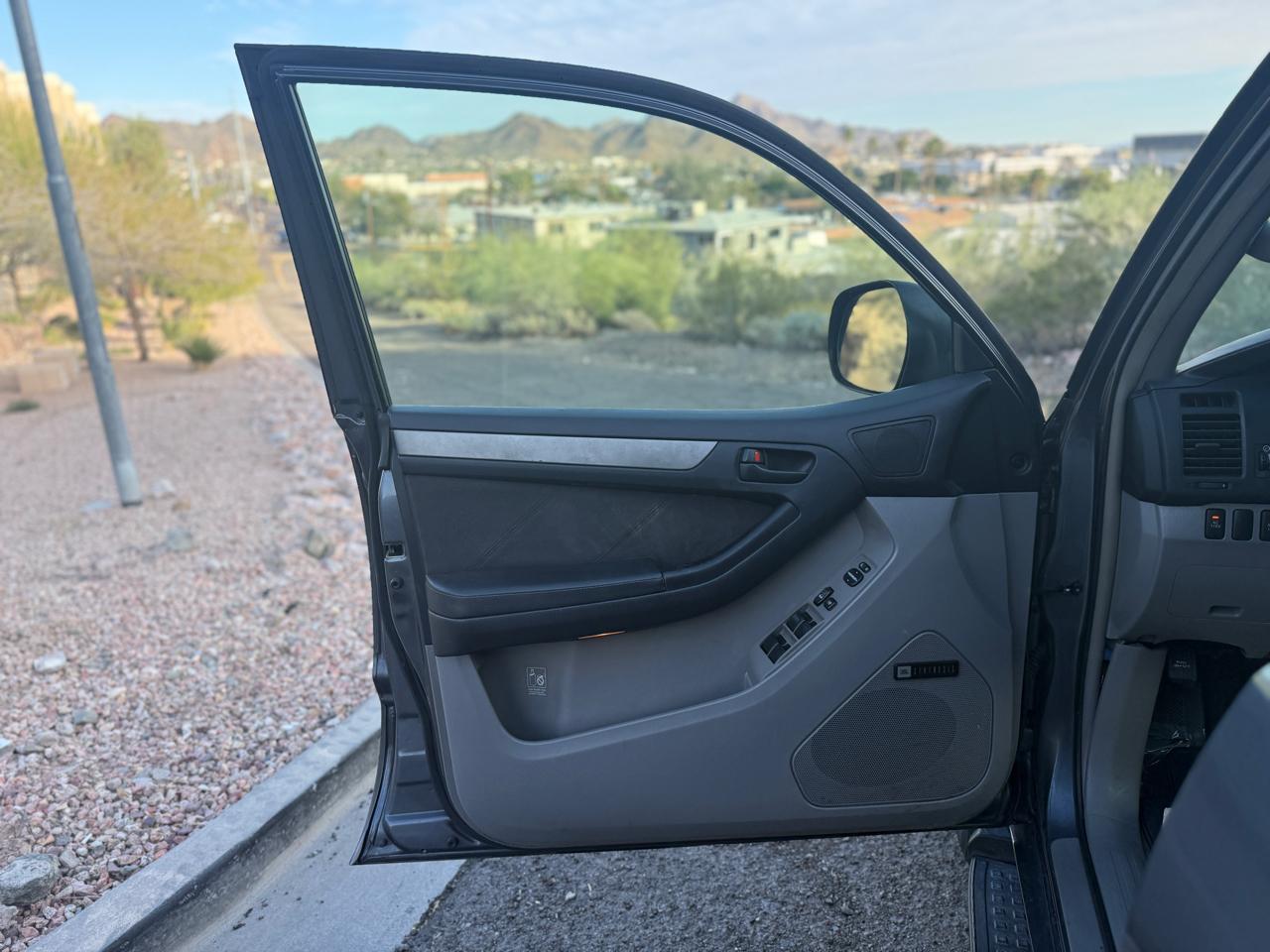 Toyota 4Runner 4dr SR5 V8 Auto (Natl) 2005