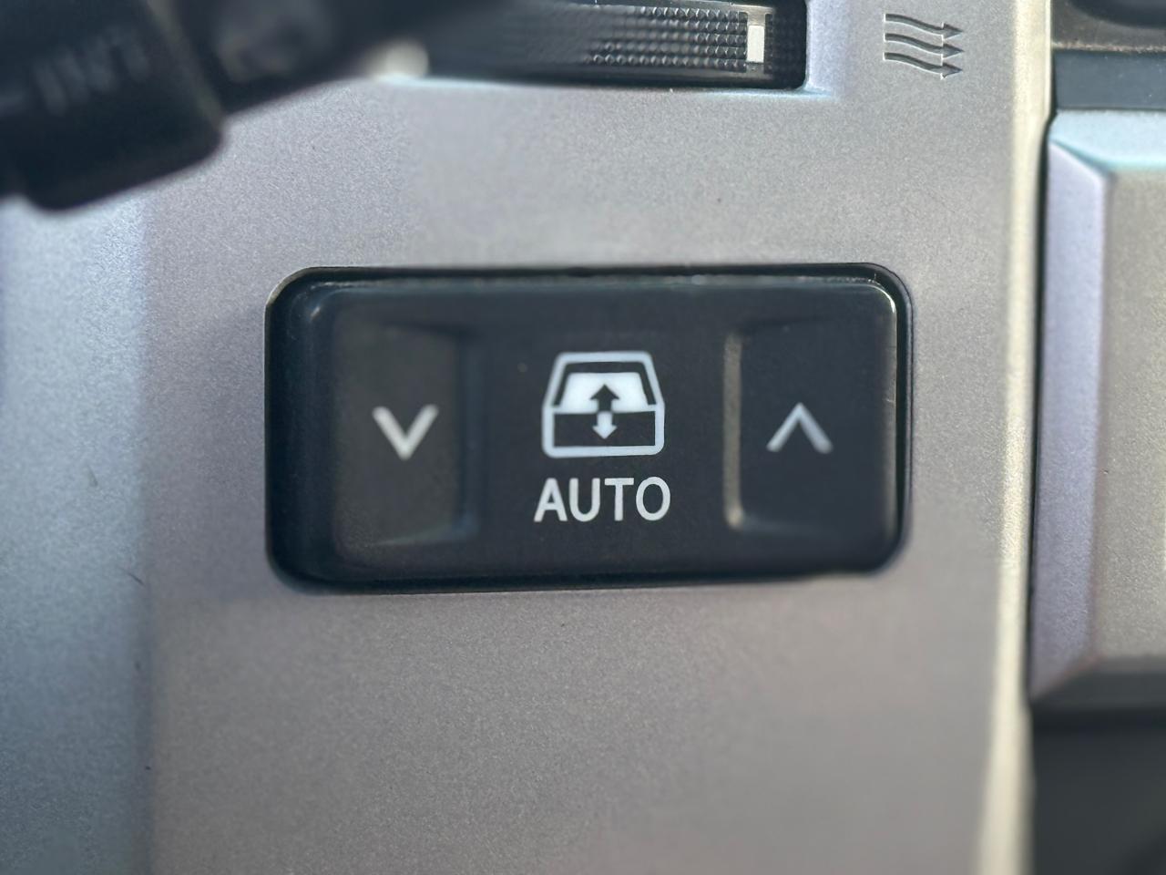 Toyota 4Runner 4dr SR5 V8 Auto (Natl) 2005