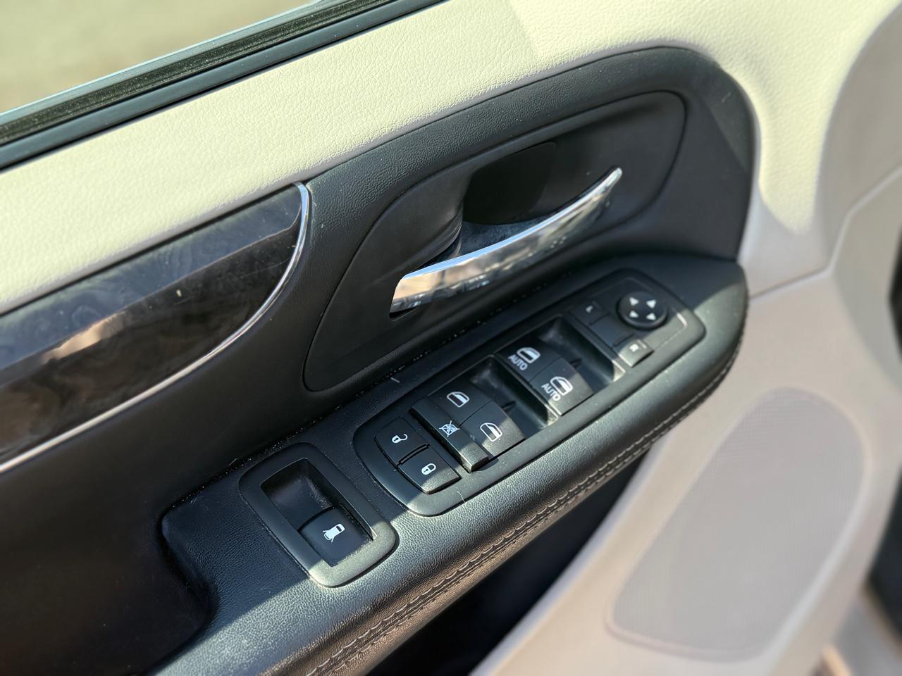 Chrysler Town & Country 4dr Wgn Touring 2015