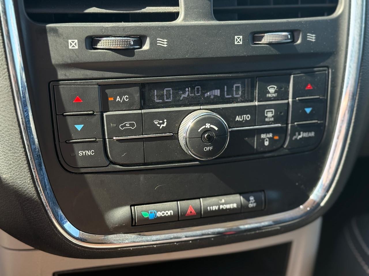 Chrysler Town & Country 4dr Wgn Touring 2015