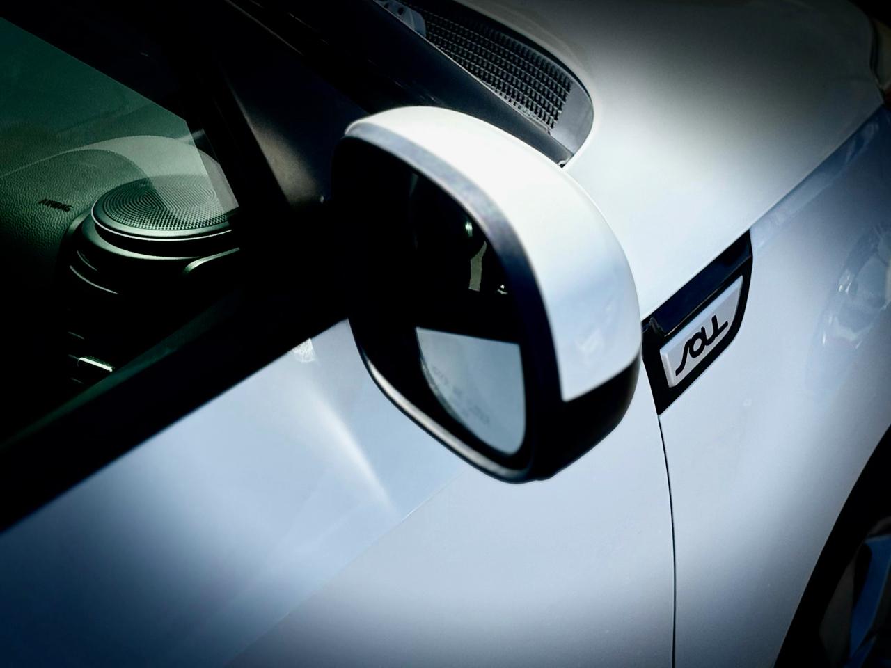 Kia Soul + w/Signature 2.0 Special Edition 2017